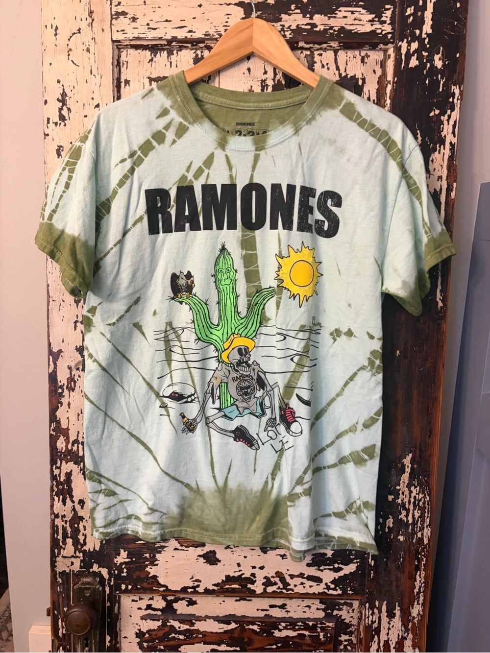 Ramones Loco Live Tie Dye Punk Rock unisex sun T-shirt. Size Large